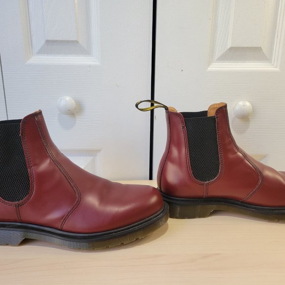 DR. MARTENS AirWair Cherry Red Chelsea 2976 Men's Ankle Boots sz 8 LIKE NEW Punk - Picture 4 of 8